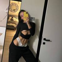 
Sono disponibile per appuntamenti sessuali e massaggi.