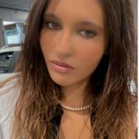 Carlotta 19 anni , troia x ammucchiate , selvagge e voglio essere umigliata 