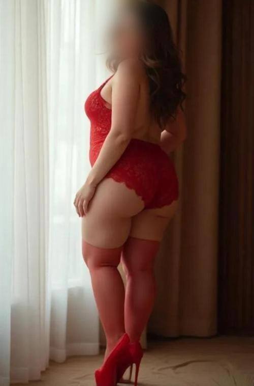 SAN MARCO APPENA ARRIVATA BELLA DONNA CON UNA DOLCE PASSERINA VIENI A GODERTI DEI MOMENTI MAGICI DI PIACERE SENZA LIMITI COMPLETISSIMA