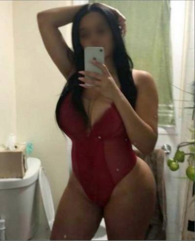 LA TUA BAMBOLA MOLTO CALDA MASAGGIO ANTI STRES FINALE IMPERDIBILE