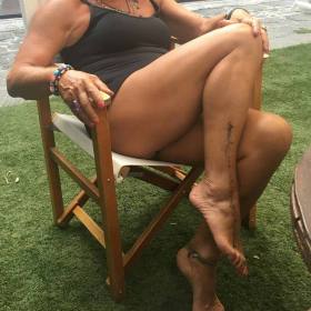 … eccomi qui,  calda e vogliosa,  pronta per tutti … !