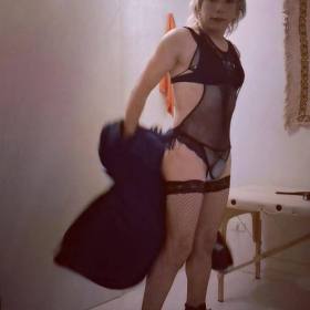 NOVITA GIORGIA PADRONA TRANS ATTIVA PER GIOCHINI PARTICOLARI E MOLTO DI PIÙ PORCA MOSTRA TUTTI