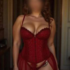 SAN MARCO APPENA ARRIVATA BELLA DONNA CON UNA DOLCE PASSERINA VIENI A GODERTI DEI MOMENTI MAGICI DI PIACERE SENZA LIMITI COMPLETISSIMA
