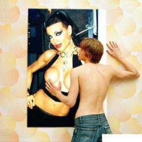 CLICCAAA!!E SBORRA SUBITO!!!TROIA PORCA DEPRAVATA NUDA DIETRO LA PORTA AFFAMATA DI CAZZI!SBORRA IN GOLA COME UNA CAGNA LURIDA!!TRANS ITALIANA DAIIIII!